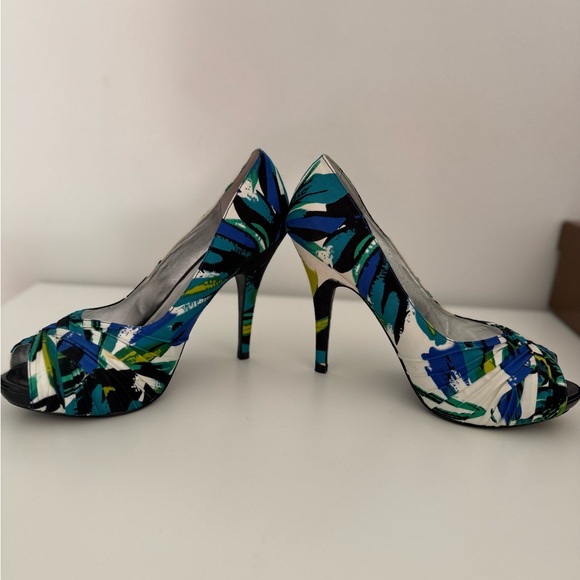 Colorful Patterned Peep-Toe Heels - Picture 2 of 7